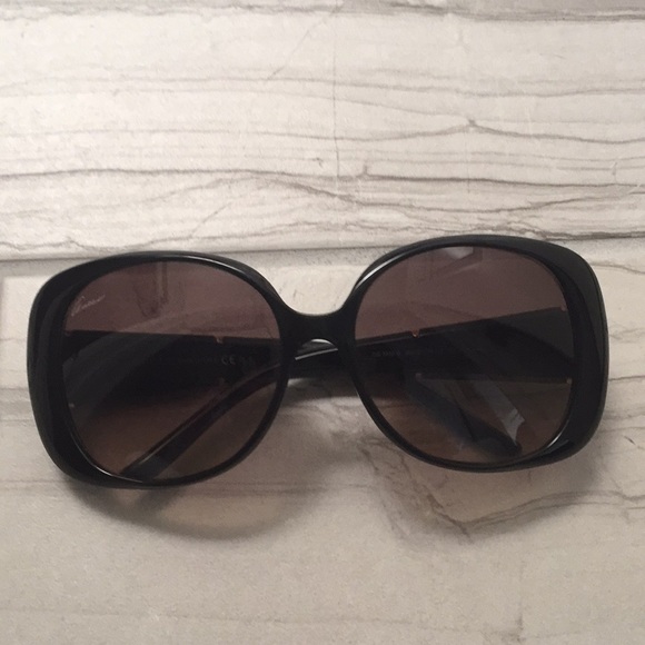 Gucci Accessories - Authentic Black & Gold Gucci Sunglasses